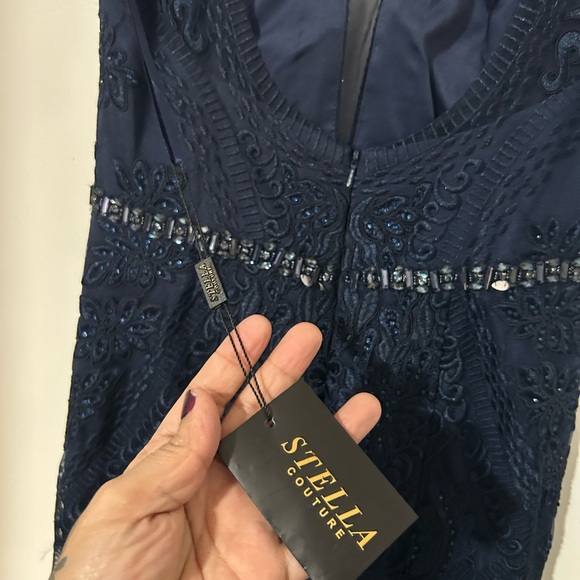 Elegant‎ Navy Blue Evening Gown - Picture 8 of 15